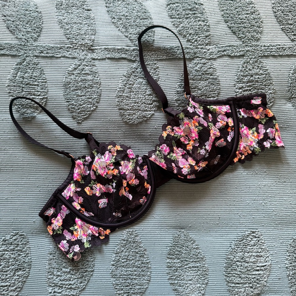 NWOT Savage X Fenty Bra